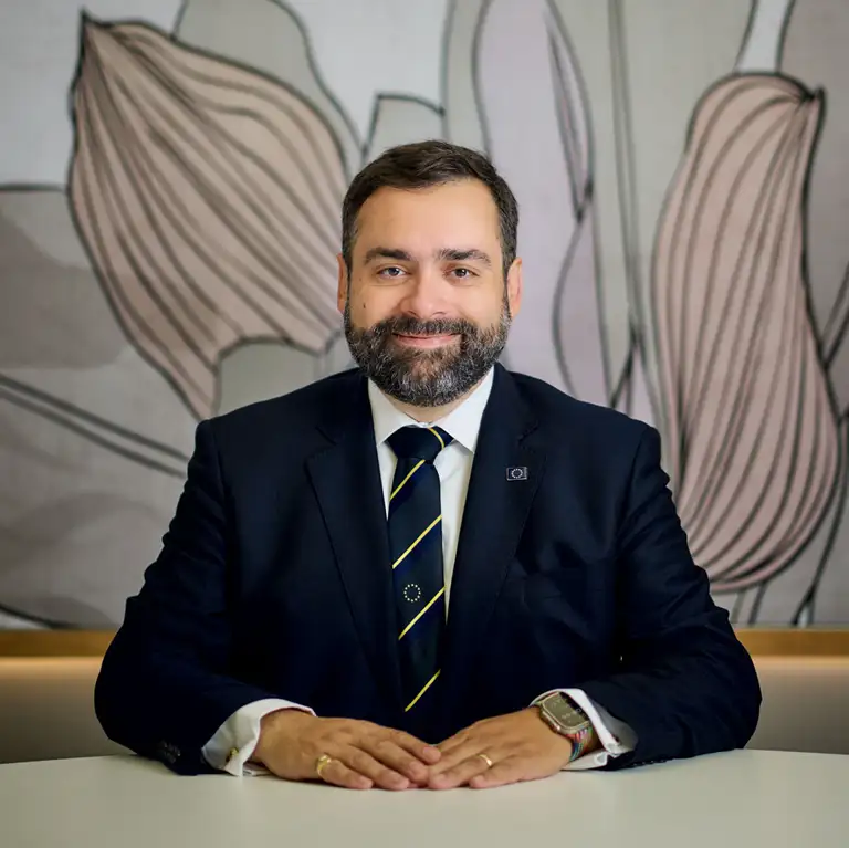 Portrait Dr. Carlos Das Neves